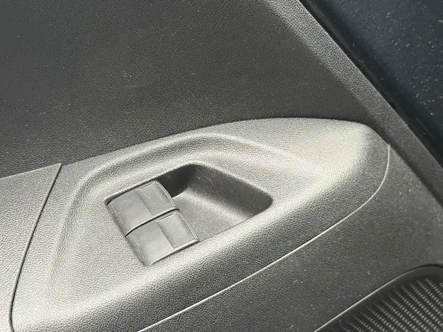 Peugeot 108 1.0 e-VTi Allure 2019 Benzine 18