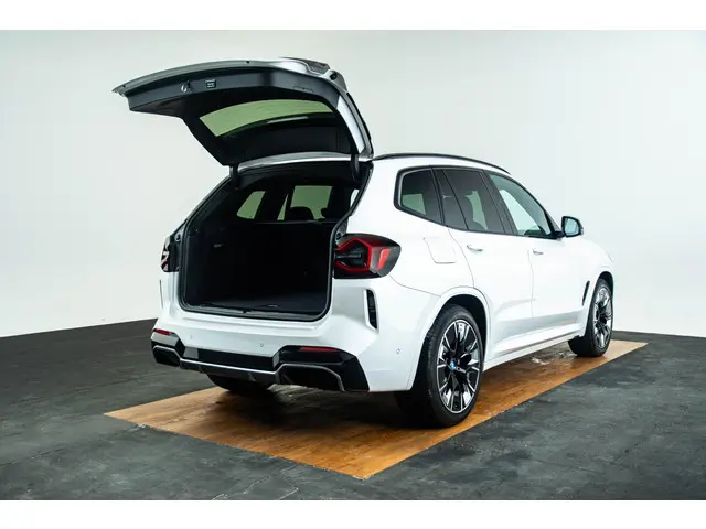 BMW iX3 High Executive 80 kWh 2022 Elektrisch 10