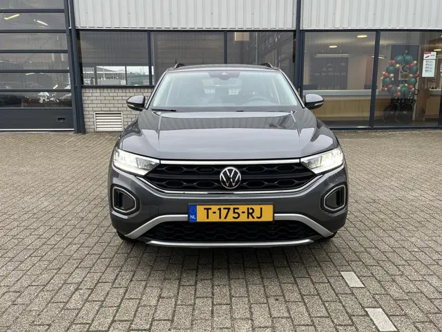 Volkswagen T-Roc 1.0 TSI Life 2023 Benzine 39
