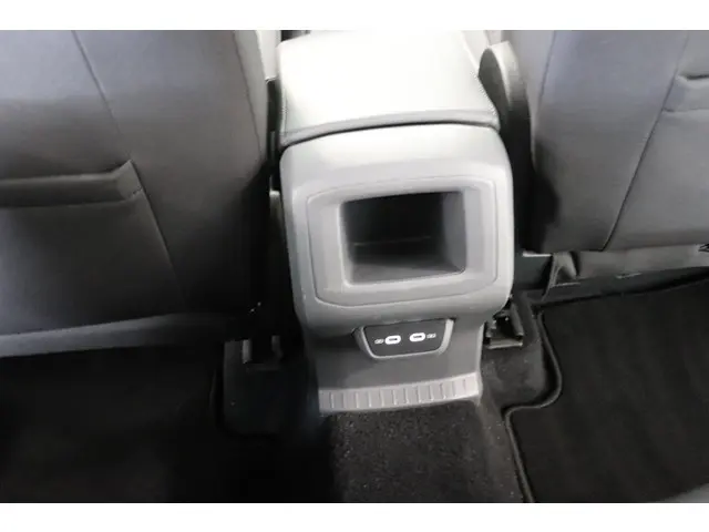 Volkswagen T-Cross 1.0 TSI Life Business 2021 Benzine 24