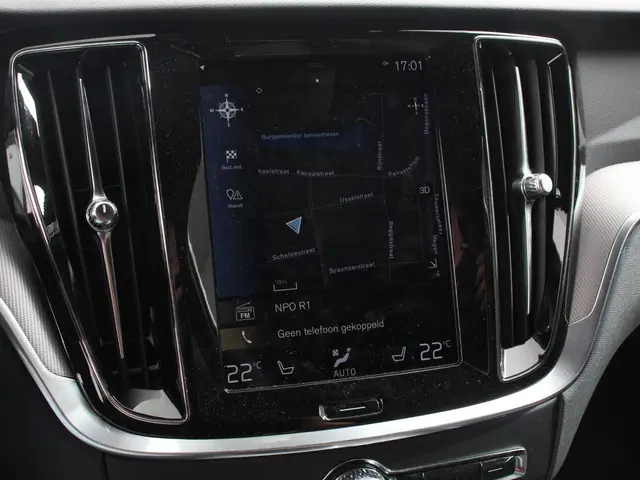 Volvo V60 2.0 B4 R-Design 2022 Benzine 10