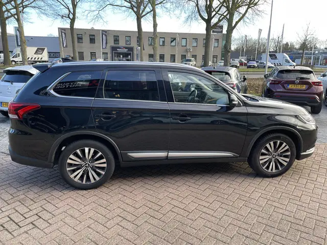 Mitsubishi Outlander 2.0 2WD Limited+ 2019 Benzine 11