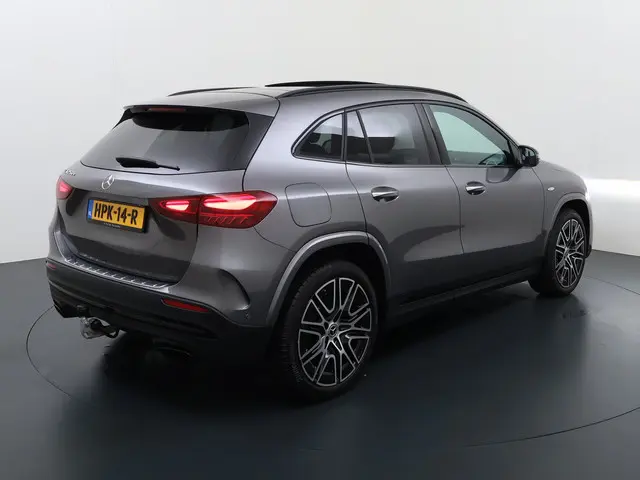 Mercedes-Benz GLA 2