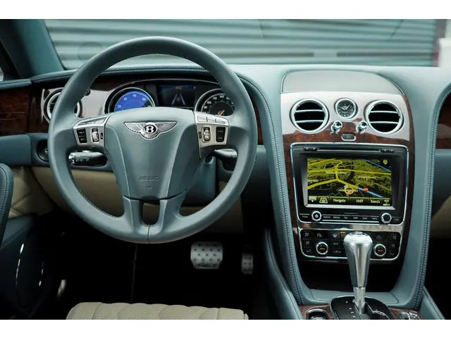 Bentley Flying Spur 6.0 W12 2016 Benzine 79