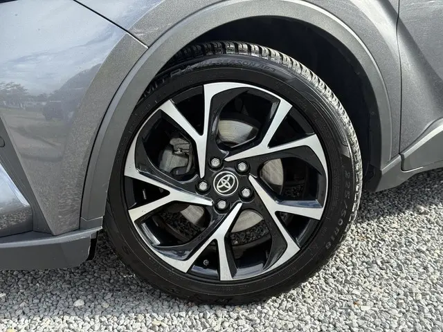 Toyota C-HR 2.0 Hybrid Bi-Tone 2020 Hybride Benzine 27