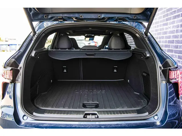 Lynk & Co 01 1.5 Business Edition 2025 Hybride Benzine 36