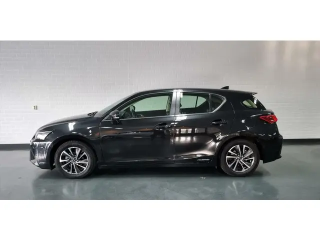 Lexus CT 2