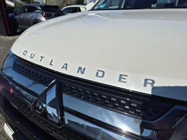 Mitsubishi Outlander 2.4 PHEV Pure+ 2020 Hybride Benzine 13