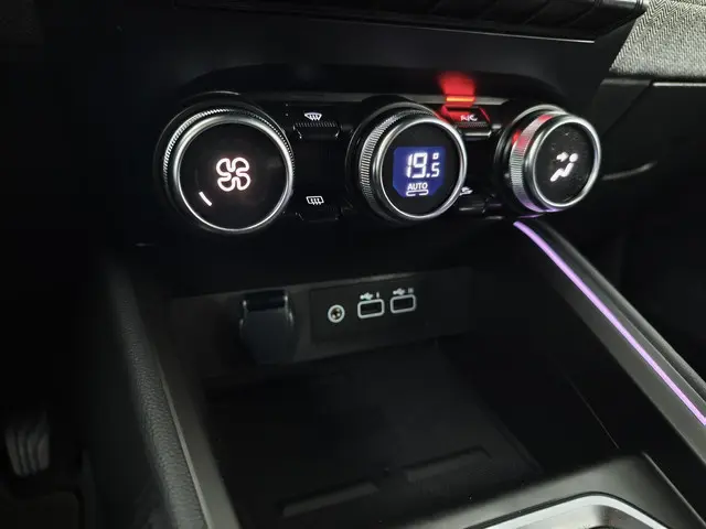 Renault Clio 1.0 TCe 90 GPF techno 2024 Benzine 13