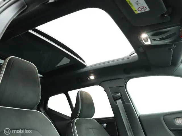 Volvo XC40 2.0 T5 AWD R-Design 2018 Benzine 15