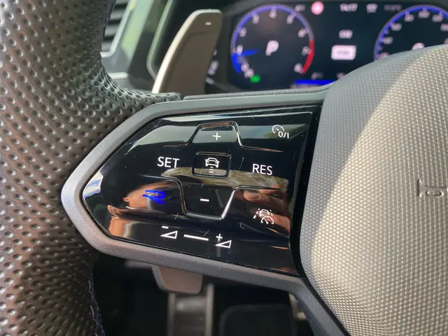 Volkswagen Tiguan R 2.0 TSI 4Motion 2021 Benzine 25