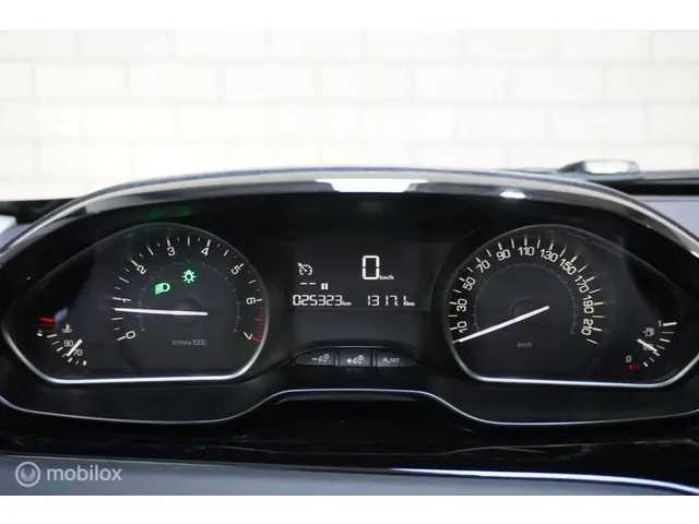 Peugeot 208 1.2 PureTech Signature 2018 Benzine 14