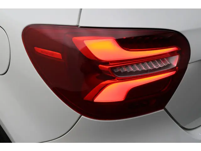 Mercedes-Benz A-Klasse 180 Ambition 2016 Benzine 26