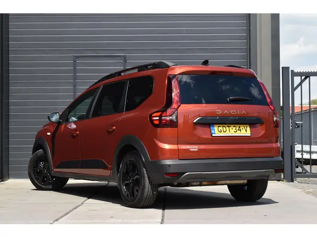 Dacia Jogger Hybrid 140 PK Extreme 2024 Hybride Benzine 8