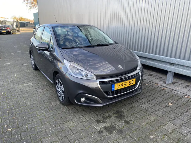 Peugeot 208 1.2 PureTech Blue Lease Active 2018 Benzine 14