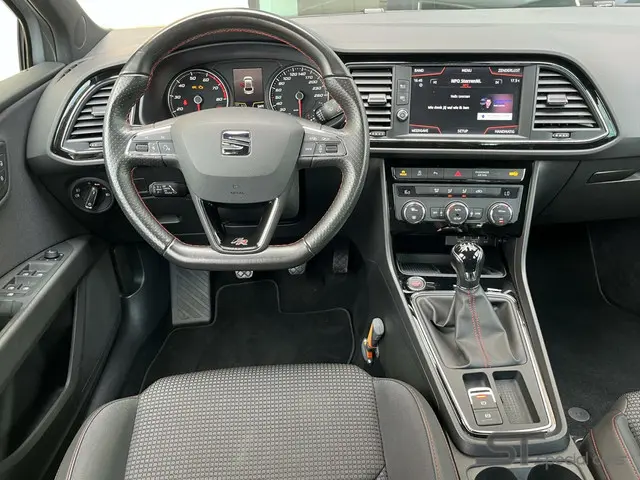 SEAT Leon 1.4 EcoTSI FR|150 pk|Carplay|Nette 2018 Benzine 11