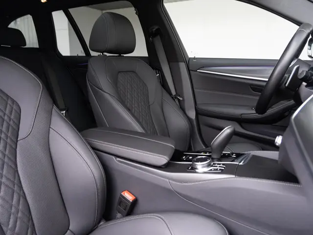 BMW 5 Serie Touring 530e 2024 Hybride Benzine 10