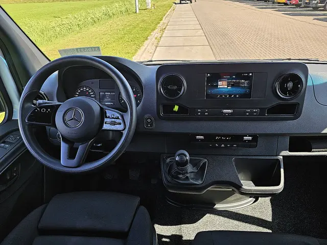 Mercedes-Benz Sprinter 317 2024 Diesel 8