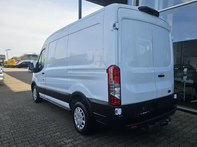 Ford Transit 350 2.0 TDCI L2H2 Trend 2023 Diesel 3
