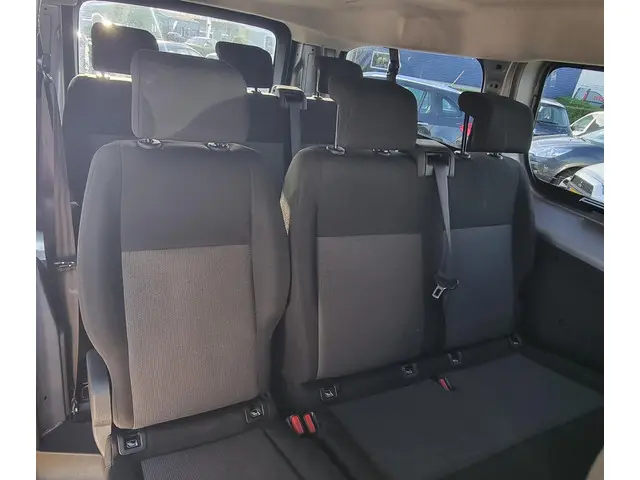 Toyota ProAce Shuttle 1.5 D-4D Cool Long 2022 Diesel 12