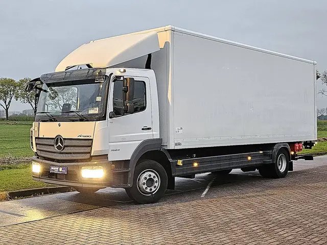 Mercedes-Benz Atego 1524 2021 Diesel 2
