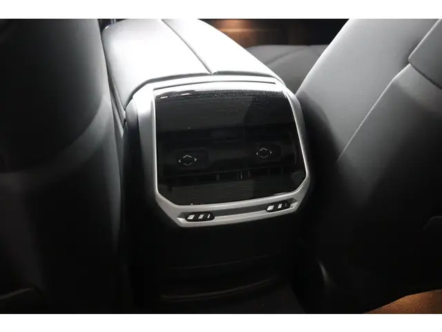 BMW 7 Serie 750e xDrive 2024 Hybride Benzine 71