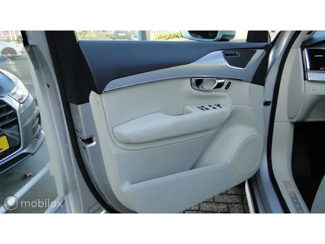 Volvo XC90 2.0 T6 AWD Momentum, 2016 2016 Benzine 10