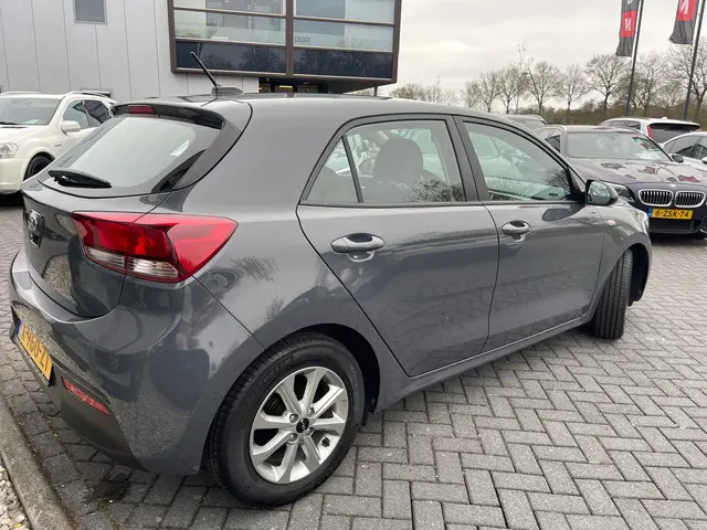 Kia Rio | Camera | Carplay| PDC | DAB | LMV | 2021 Benzine 10