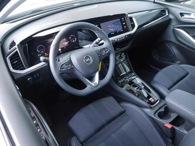 Opel Grandland 1.2 Turbo GS Black Pack 2024 Benzine 8