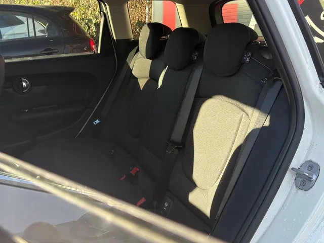 MINI Clubman Mini 1.5 Cooper Business 2016 Benzine 6