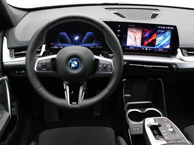 BMW X1 xDrive30e 2024 Hybride Benzine 25