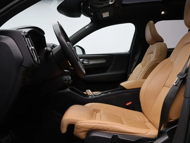 Volvo XC40 T4 Recharge Inscription 2022 Hybride Benzine 7