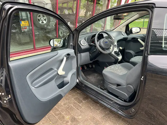 Ford Ka 1.2 Style start/stop 2014 Benzine 6
