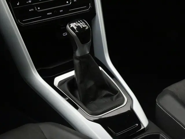 Volkswagen T-Roc 1.0TSI/116PK Goal 2025 Benzine 36