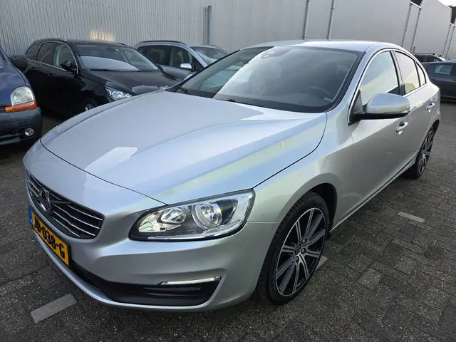 Volvo S60 2.0 T3 Momentum rijdt super 2016 Benzine 15