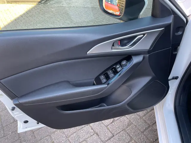 Mazda 3 2.0 SkyActiv-G 120 SkyLease GT 2019 Benzine 14