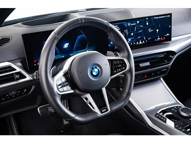 BMW 3 Serie Touring 330e 2025 Hybride Benzine 40