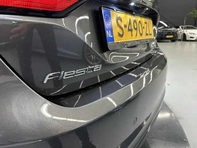 Ford Fiesta 1.0 EcoBoost Hybrid Titanium 2023 Benzine 18