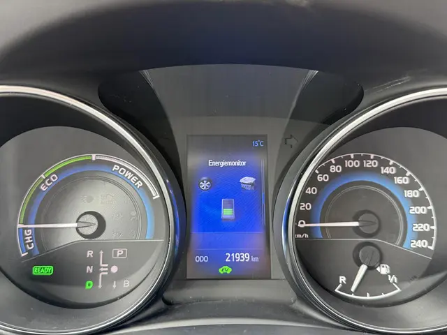 Toyota Auris 1.8 Hybrid Dynamic Go 2018 Hybride Benzine 17