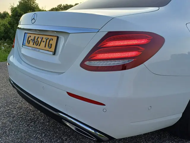 Mercedes-Benz E-Klasse 200 Premium 2017 Benzine 19
