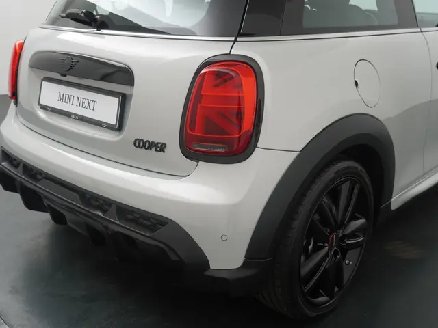 MINI 3-Deurs Cooper 2022 Benzine 27