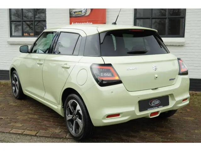 Suzuki Swift 1.2 Style Smart Hybrid 2025 Hybride Benzine 8