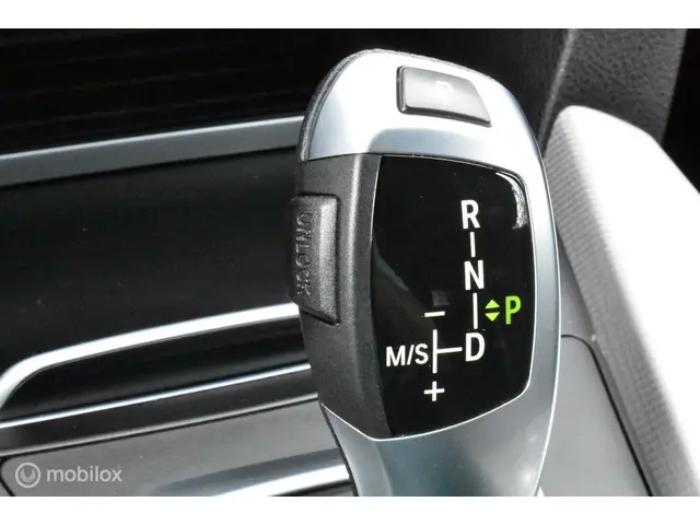 BMW 3 Serie Touring 320i Corporate Lease 2018 Benzine 21