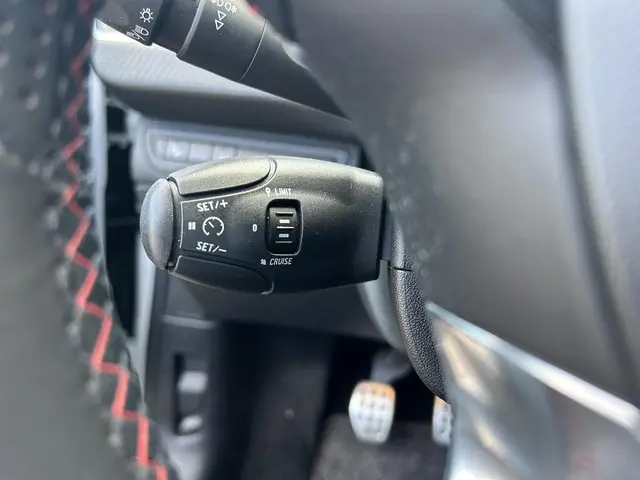 Peugeot 208 1.2 Turbo 110PK GT-line 2018 Benzine 19