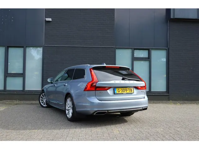 Volvo V90 2.0 T8 AWD Inscription 2018 Hybride Benzine 6