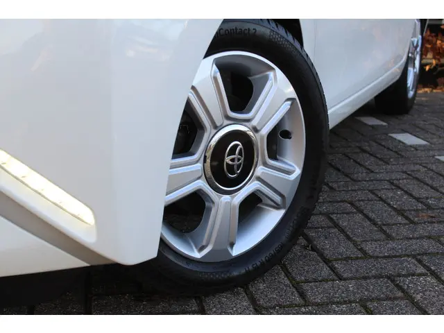 Toyota Aygo 1.0 VVT-i x-pure 2015 Benzine 11