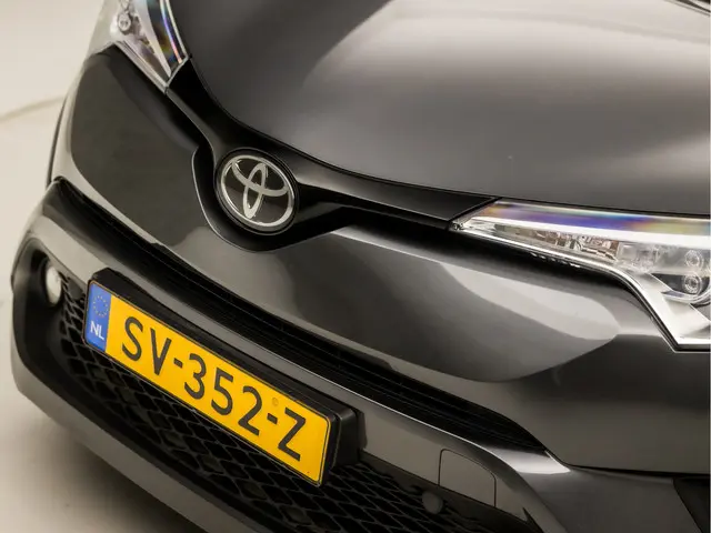 Toyota C-HR 1.2 Design 2018 Benzine 18