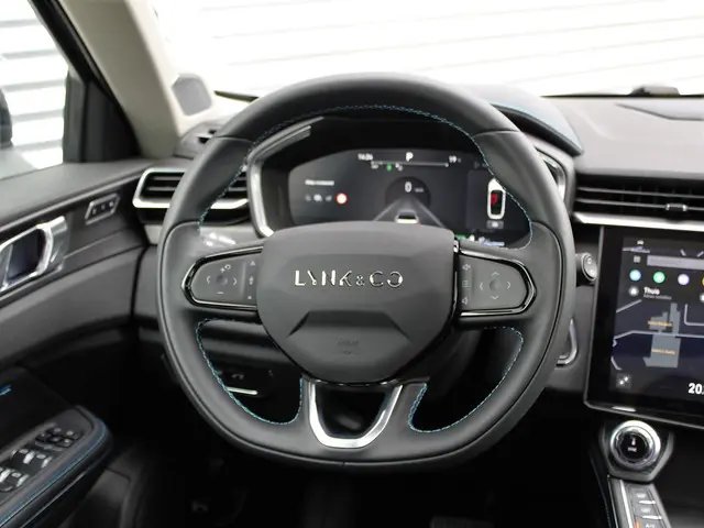 Lynk & Co 01 1.5 2025 Hybride Benzine 18
