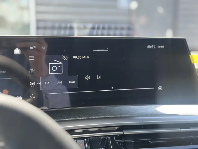 Peugeot 5008 1.2 Hybrid 145 Allure 2025 Hybride Benzine 15