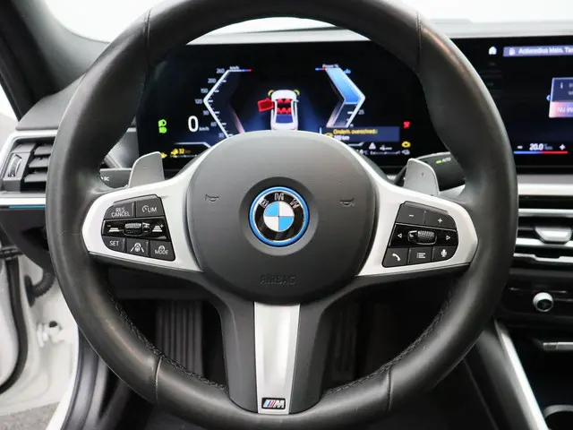 BMW 3 Serie Sedan 330e 2024 Hybride Benzine 15